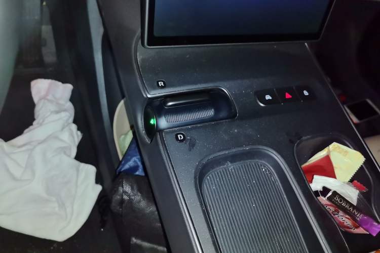 Used Nio ET5 2022 75 kWh Gear Lever