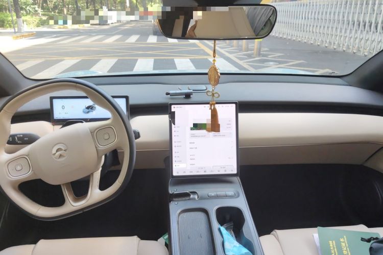 Used Nio ET5 2022 75 kWh Headliner