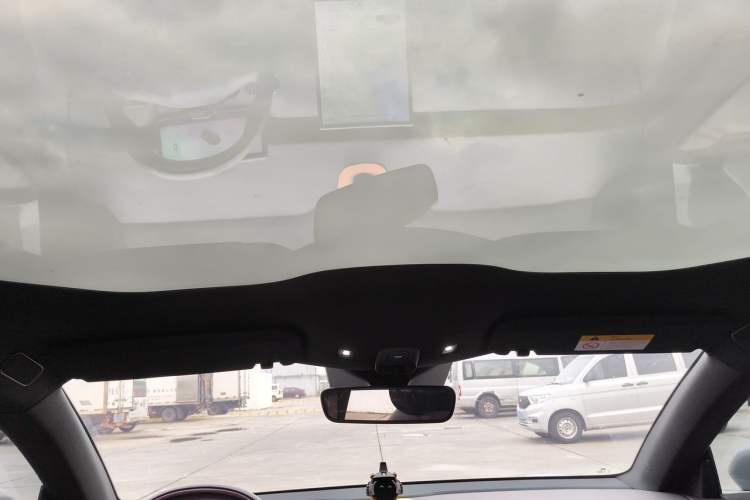Used Nio ET5 2022 75 kWh Headliner