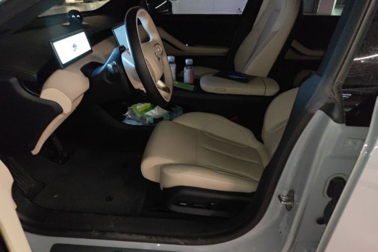 Used Nio ET5 2022 75 kWh Left Front Seat