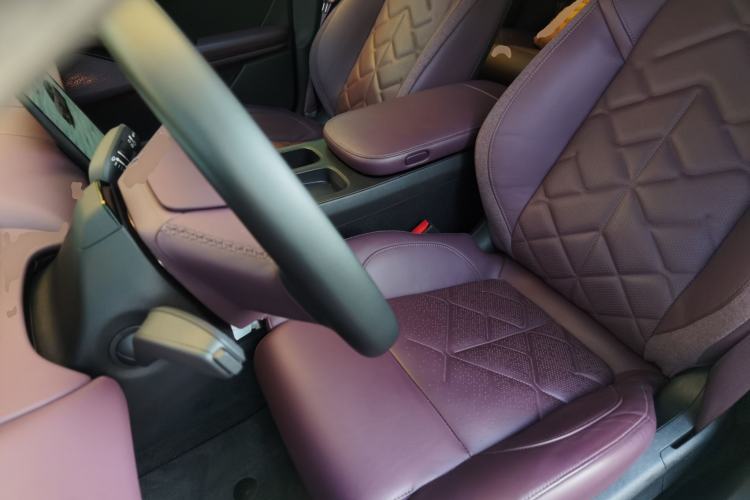 Used Nio ET5 2022 75 kWh Left Front Seat