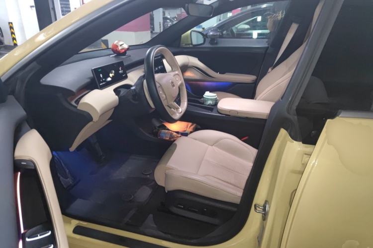 Used Nio ET5 2022 75 kWh Left Front Seat