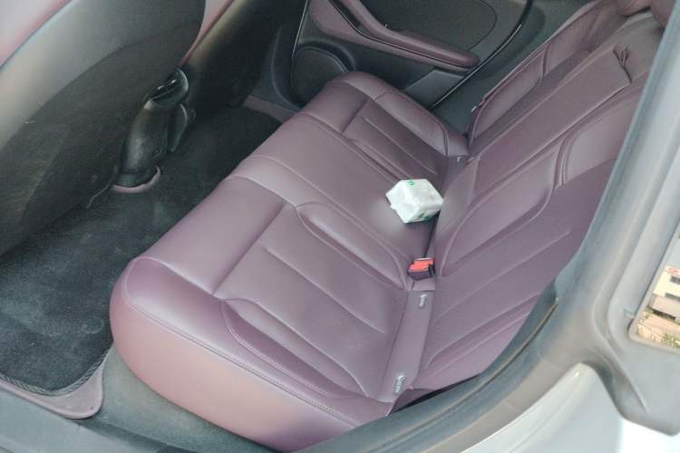 Used Nio ET5 2022 75 kWh Left Rear Seat