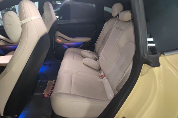 Used Nio ET5 2022 75 kWh Left Rear Seat