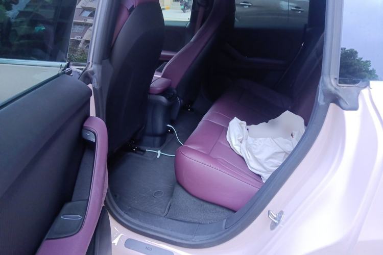Used Nio ET5 2022 75 kWh Left Rear Seat