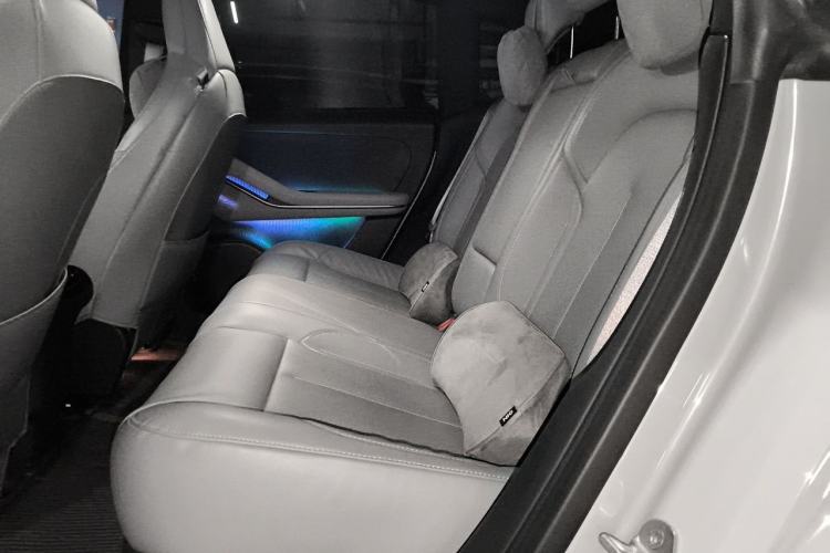 Used Nio ET5 2022 75 kWh Left Rear Seat