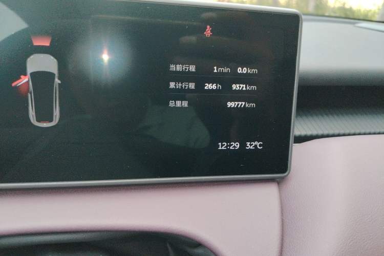 Used Nio ET5 2022 75 kWh Odometer Close Up
