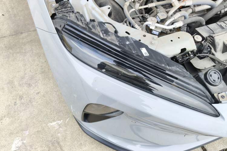 Used Nio ET5 2022 75 kWh Right Front Headlight