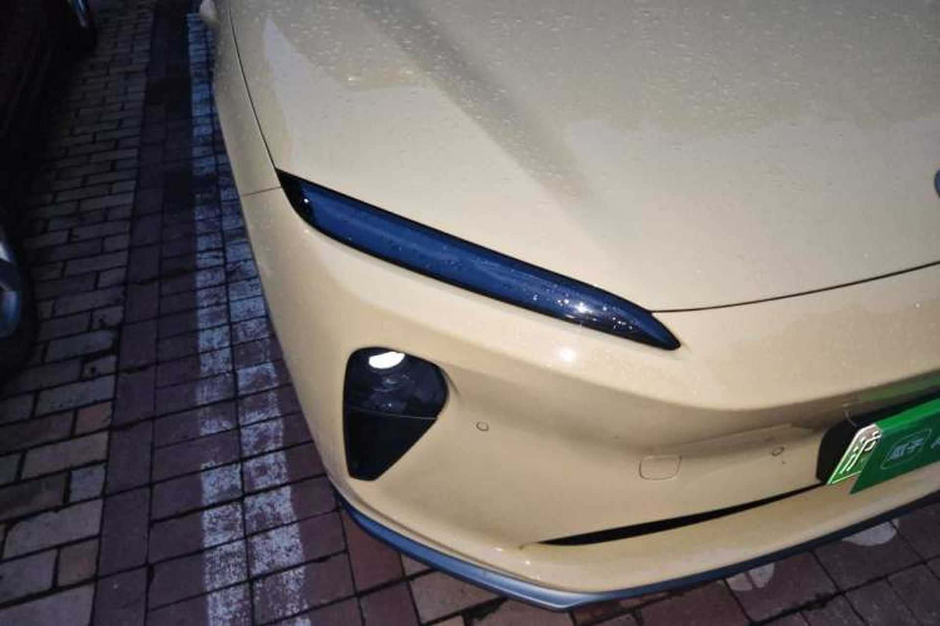 Used Nio ET5 2022 75 kWh Right Front Headlight