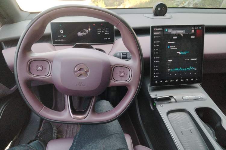 Used Nio ET5 2022 75 kWh Steering Wheel