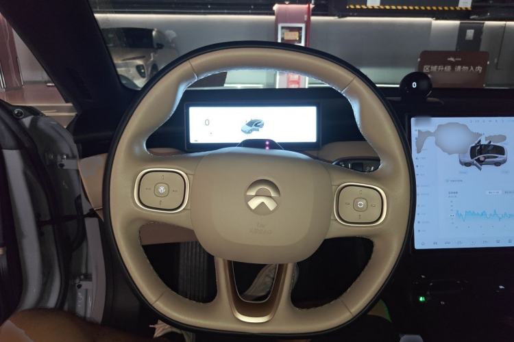 Used Nio ET5 2022 75 kWh Steering Wheel