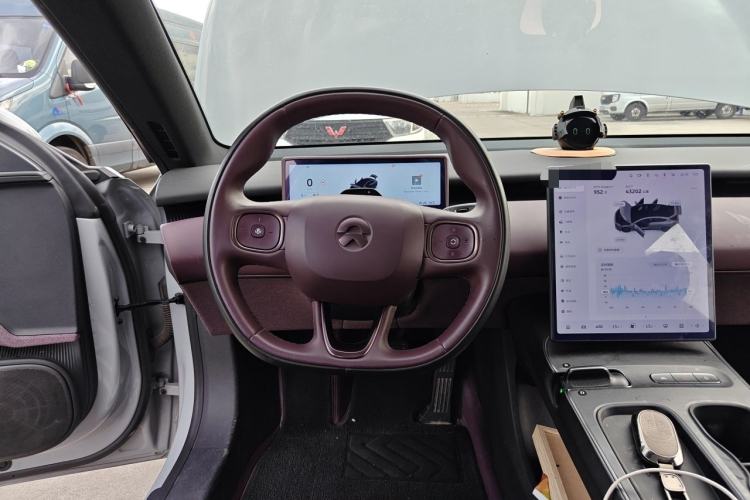Used Nio ET5 2022 75 kWh Steering Wheel