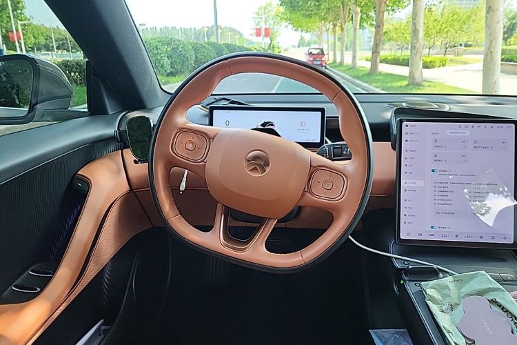 Used Nio ET5 2022 75 kWh Steering Wheel