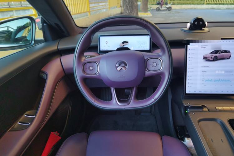 Used Nio ET5 2022 75 kWh Steering Wheel