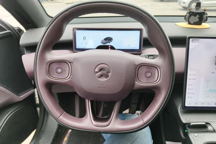 Used Nio ET5 2022 75 kWh Steering Wheel