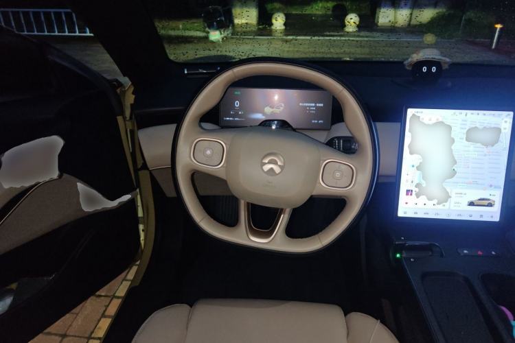 Used Nio ET5 2022 75 kWh Steering Wheel
