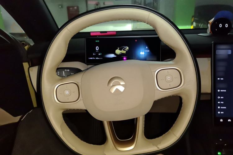 Used Nio ET5 2022 75 kWh Steering Wheel