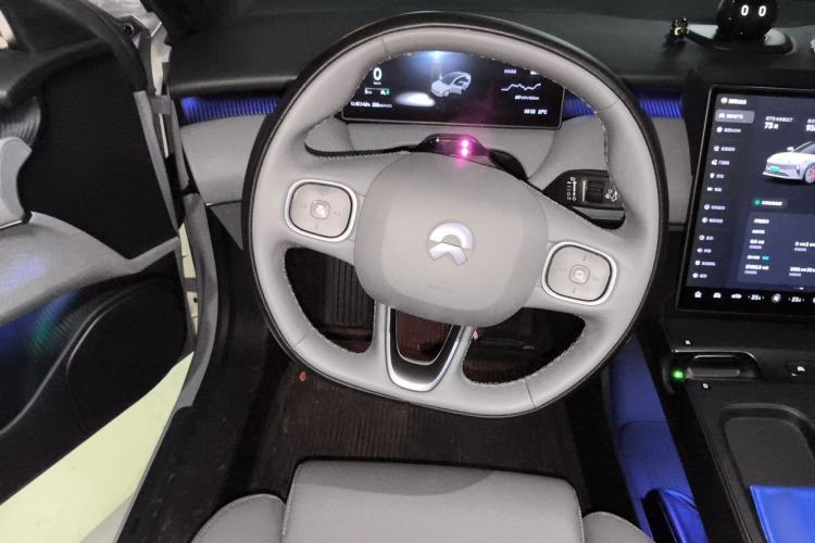Used Nio ET5 2022 75 kWh Steering Wheel