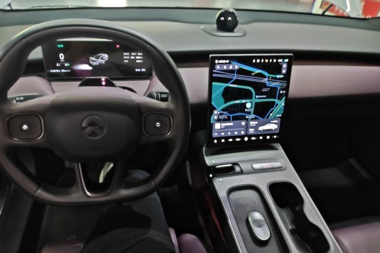 Used Nio ET5 2022 75 kWh Center Console