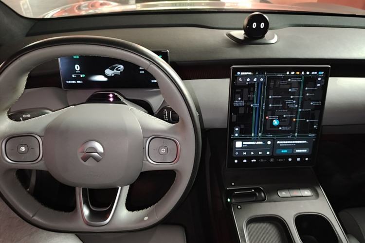 Used Nio ET5 2022 75 kWh Center Console