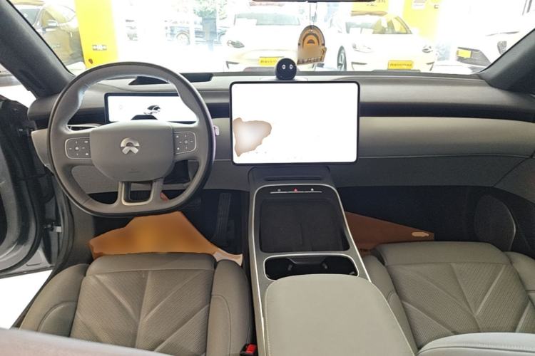 Used Nio ET5 2022 75 kWh Center Console