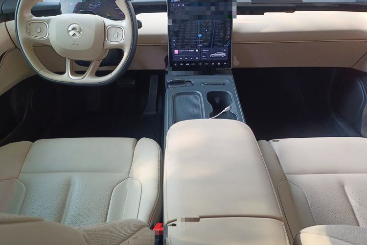 Used Nio ET5 2022 75 kWh Center Console