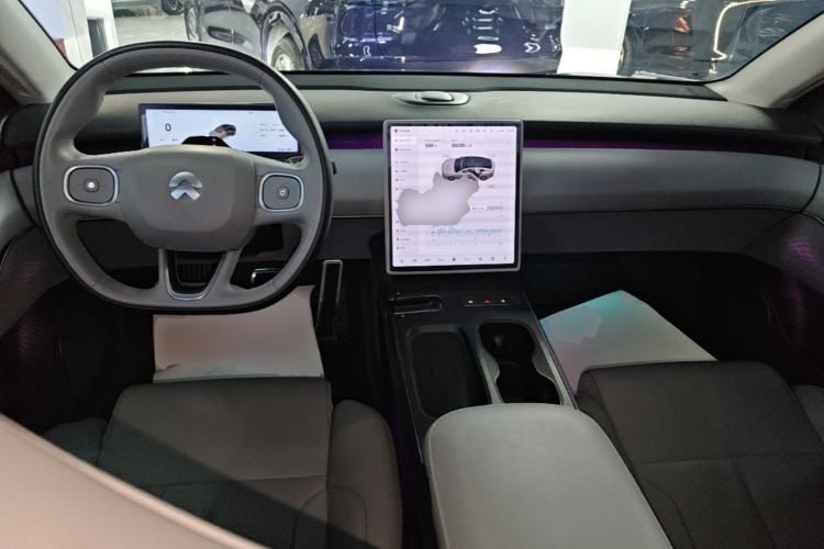 Used Nio ET5 2022 75 kWh Center Console
