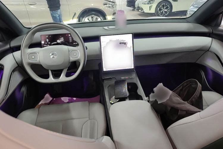 Used Nio ET5 2022 75 kWh Center Console