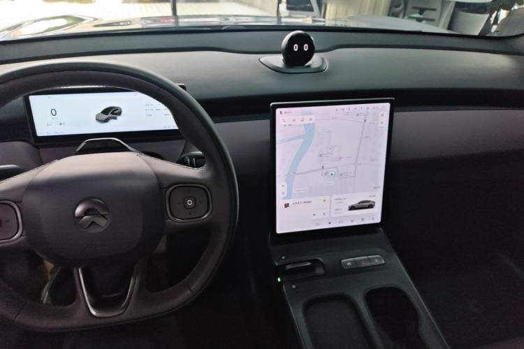 Used Nio ET5 2022 75 kWh Center Console