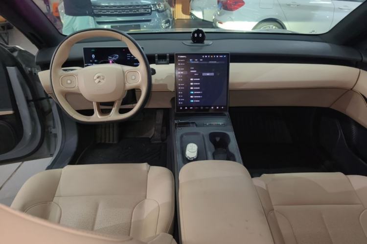 Used Nio ET5 2022 75 kWh Center Console
