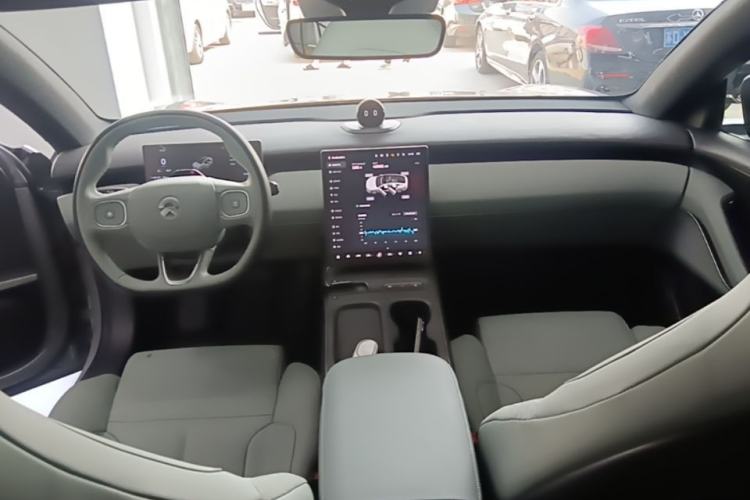 Used Nio ET5 2022 75 kWh Center Console
