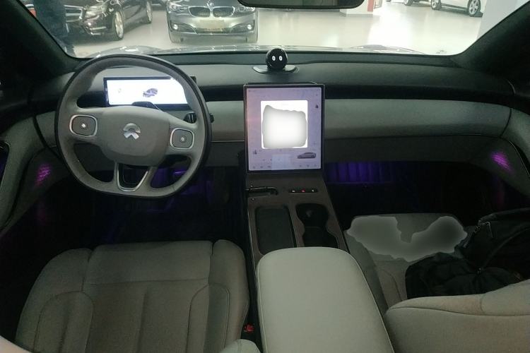 Used Nio ET5 2022 75 kWh Center Console