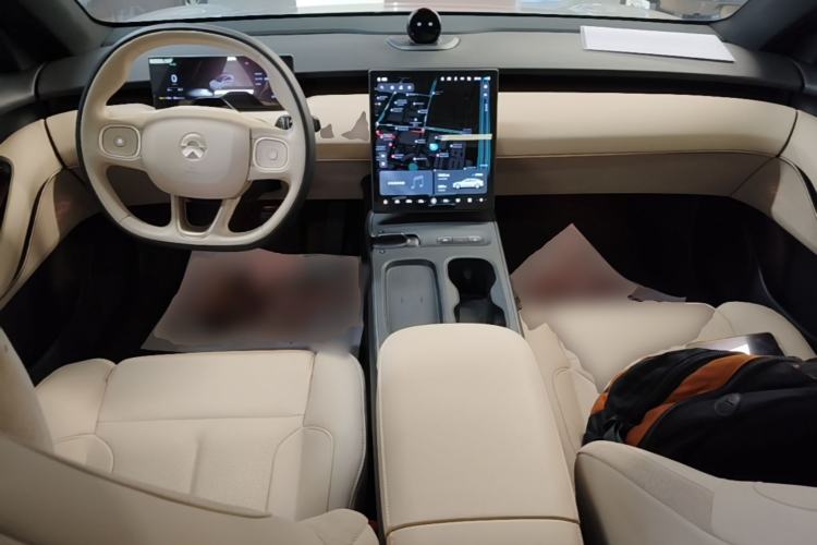 Used Nio ET5 2022 75 kWh Center Console