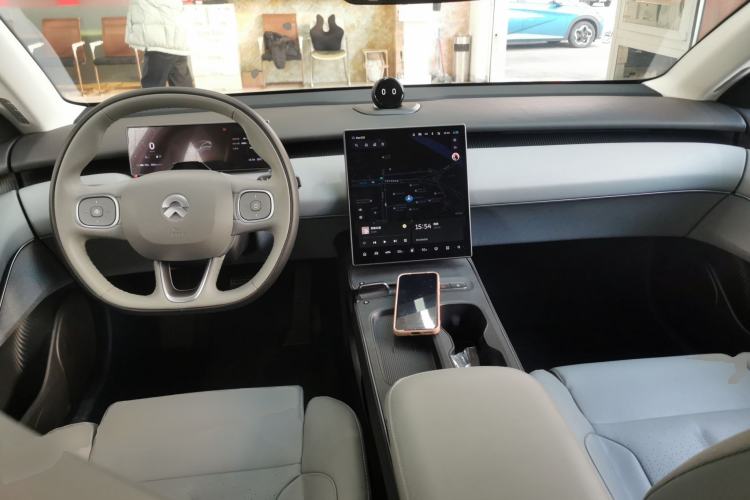 Used Nio ET5 2022 75 kWh Center Console