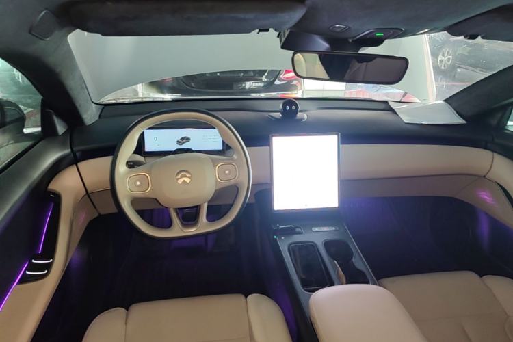Used Nio ET5 2022 75 kWh Center Console