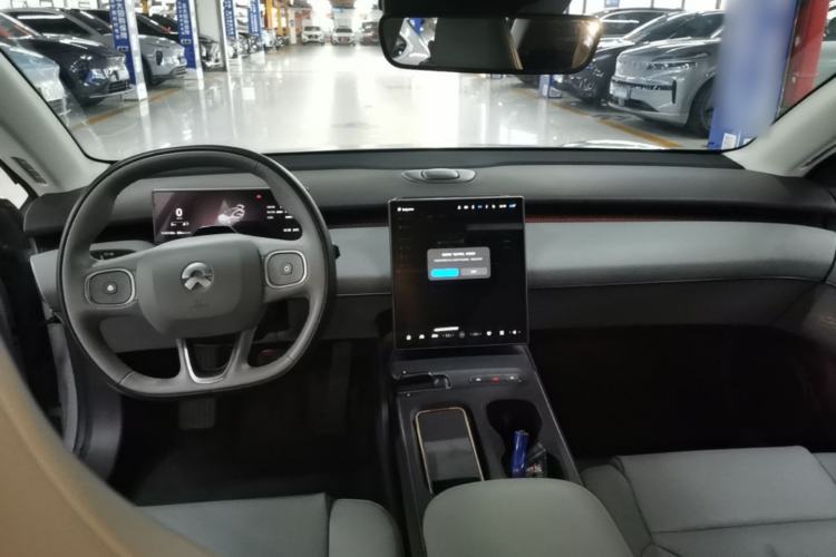 Used Nio ET5 2022 75 kWh Center Console