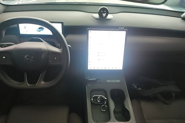 Used Nio ET5 2022 75 kWh Center Console