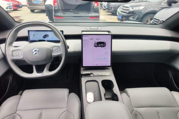 Used Nio ET5 2022 75 kWh Center Console