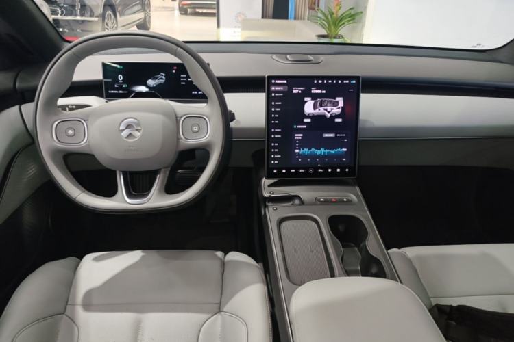 Used Nio ET5 2022 100 kWh Center Console