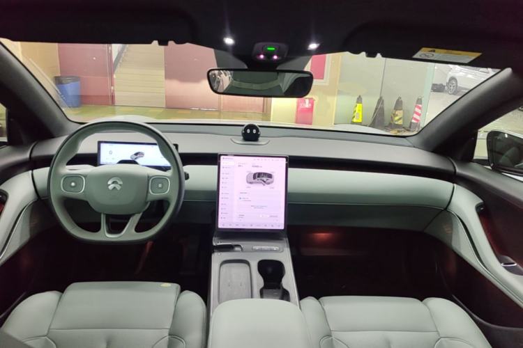 Used Nio ET5 2022 75 kWh Center Console
