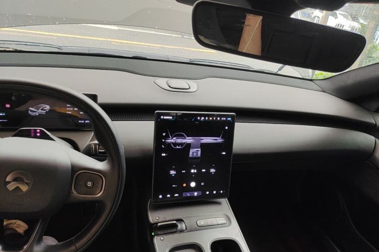 Used Nio ET5 2022 75 kWh Center Console