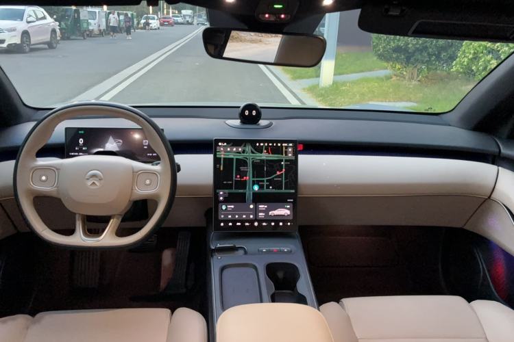 Used Nio ET5 2022 75 kWh Center Console