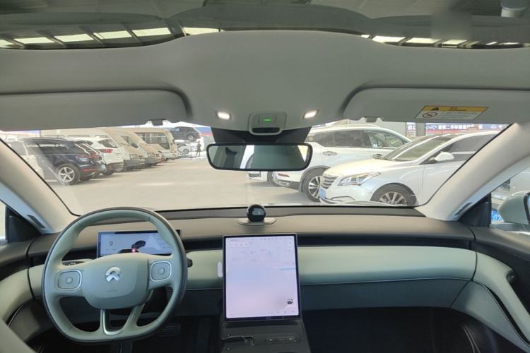 Used Nio ET5 2022 75 kWh Center Console