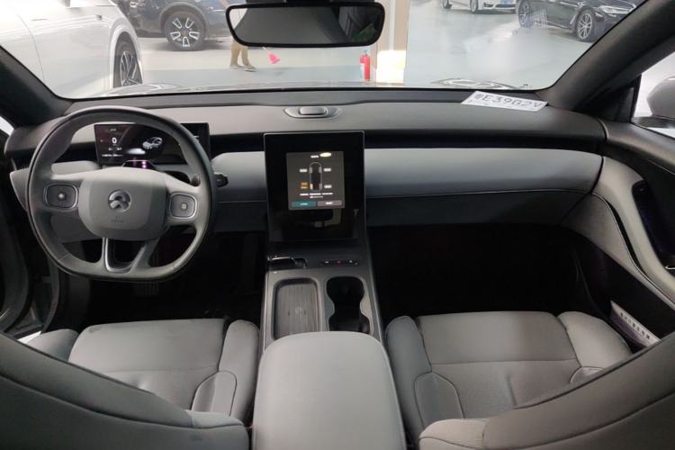 Used Nio ET5 2022 75 kWh Center Console