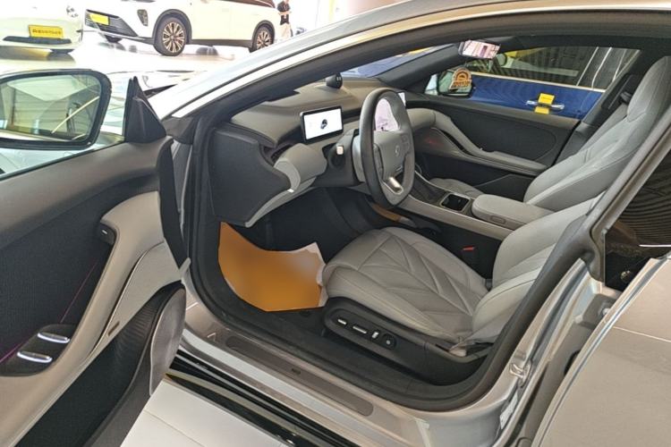 Used Nio ET5 2022 75 kWh Driver Seat