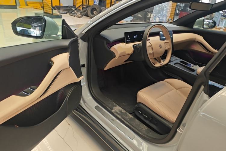 Used Nio ET5 2022 75 kWh Driver Seat