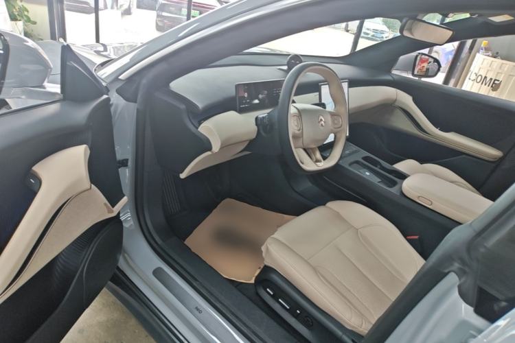 Used Nio ET5 2022 75 kWh Driver Seat