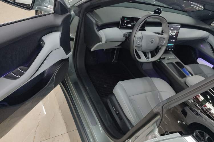 Used Nio ET5 2022 75 kWh Driver Seat