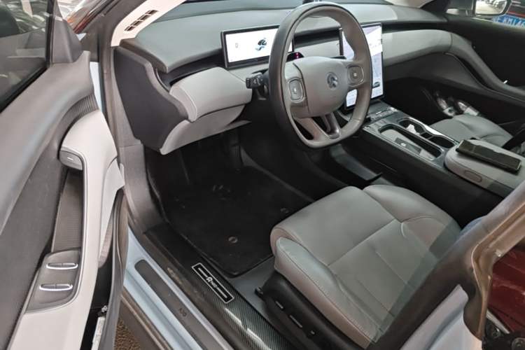 Used Nio ET5 2022 100 kWh Driver Seat