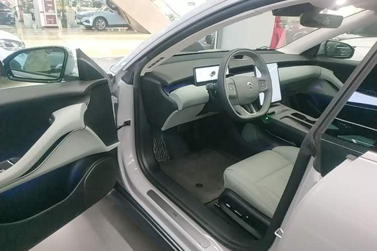 Used Nio ET5 2022 75 kWh Driver Seat